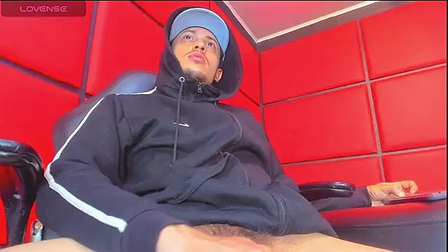 JuanFer117_'s Live XXX Chat
