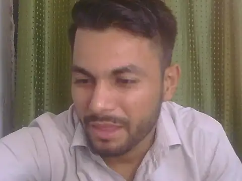 Stubborndesiboy Live XXX-Chat