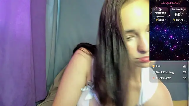 Chatroom XXX en direct de ToxicBrunette