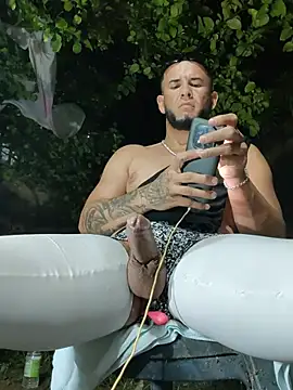 צ'אט XXX בשידור חי של PIGHIGHDIRTY_p0