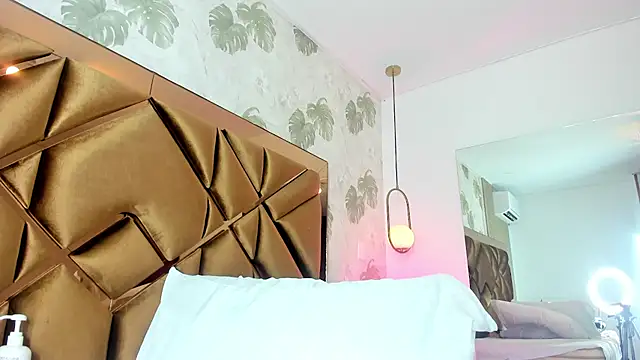 Alexa-Lynx 现场XXX聊天