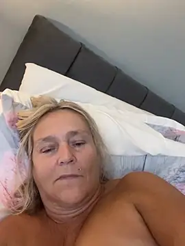 Blondnboujee53 Chat XXX in diretta