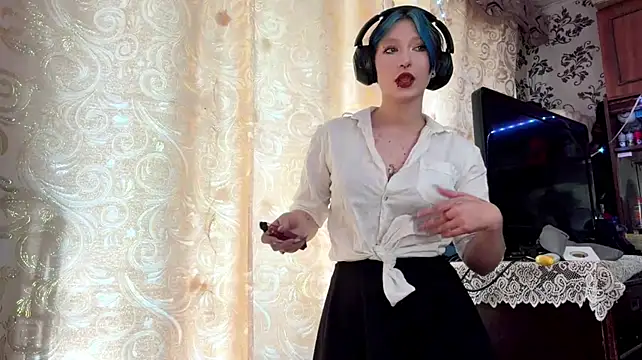 Missmeew XXX чат на живо