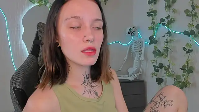 Elastikisss' Live XXX Chat
