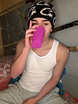 XXX chat uživo modela Kenny_McCormick_