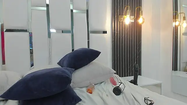 nicelle_ribbon élő XXX-chatje