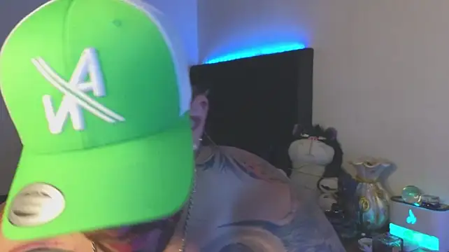 Ades_Lowe Chat XXX live
