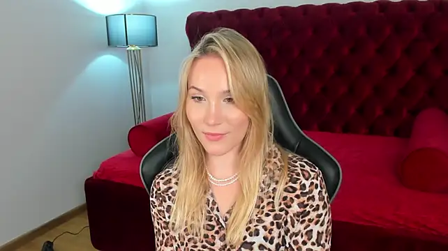 ElaraVoltage XXX чат на живо
