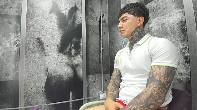 Gury_tattoo Chat XXX in diretta