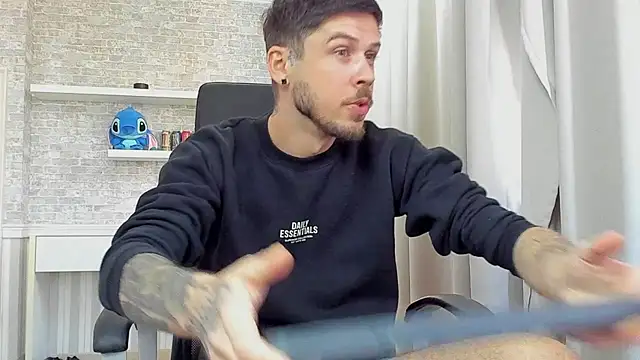 JonahShaw Adlı Modelin Canlı XXX Sohbeti