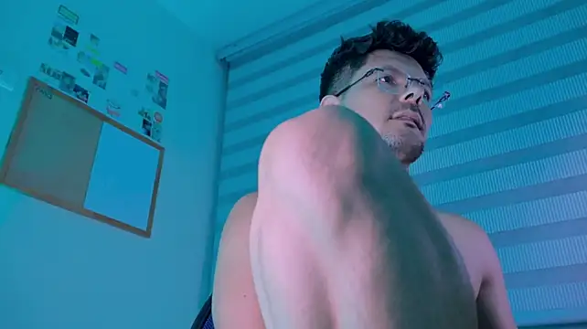 DerekGrayX's Live XXX Chat