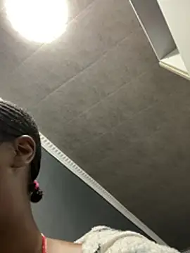 Kinkyy_ live XXX chat