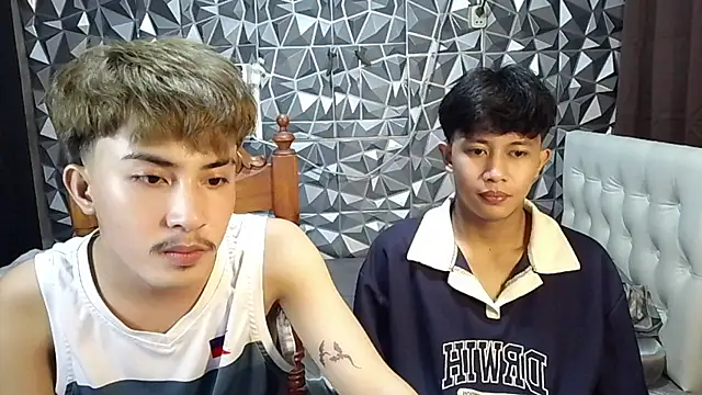 Urloverhardcock Chat XXX in diretta