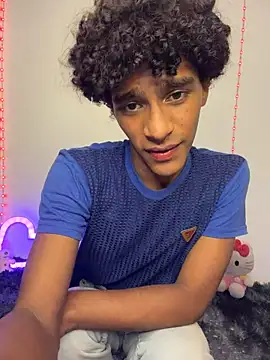 Evans_Femb live XXX chat