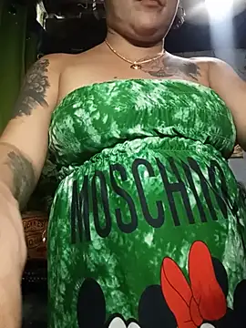 Chat XXX en directo de TabooSHOWgirl18
