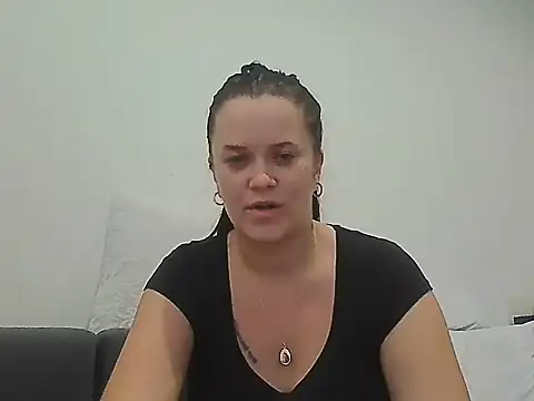 Show modela libuska18 na web-kameri