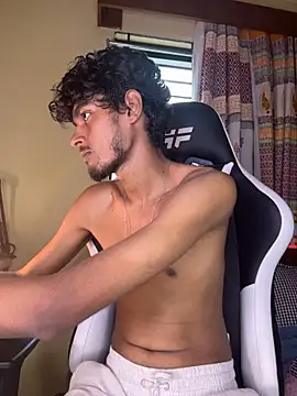 GunSlay Adlı Modelin Canlı XXX Sohbeti