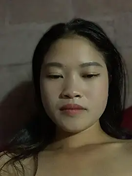 LilyLily68's Live XXX Chat
