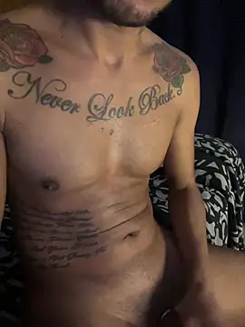 Laveau23 élő XXX-chatje