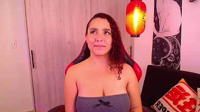 Aria_clark21 Chat XXX in diretta