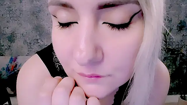Djullia Live XXX-Chat
