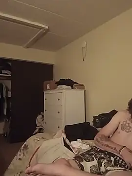 jizzyglizzy92 Шоу с уебкамера