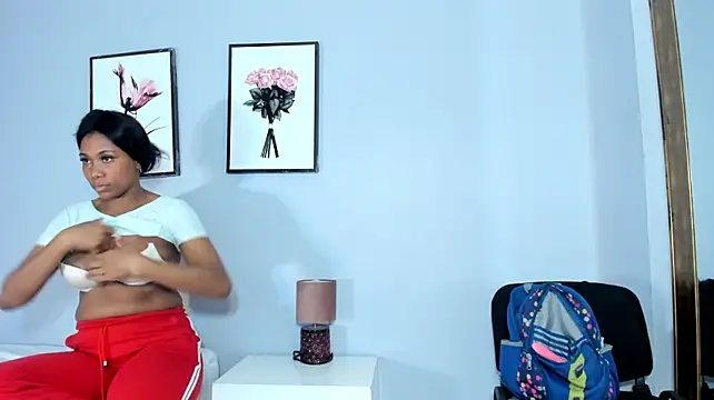 XXX chat uživo modela SaraayW