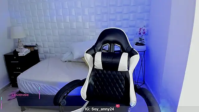 anny_rouse24 Adlı Modelin Canlı XXX Sohbeti