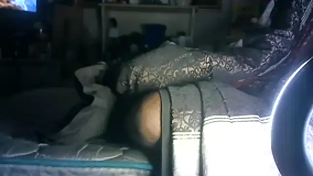 XXX chat uživo modela SINC3R3LY_FIR3