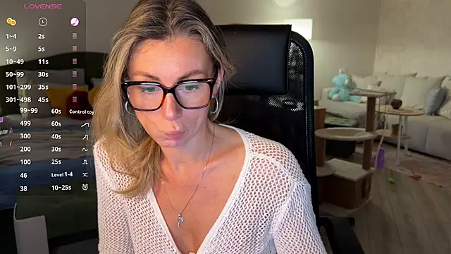 Онлайн чат XXX DannaEvan