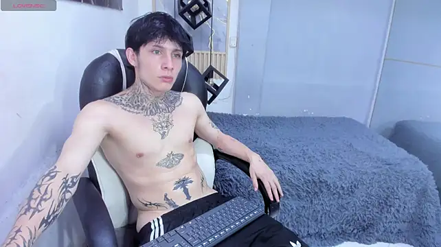 Cry_thereal's Live XXX Chat