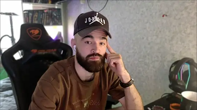 _Serious_Man live XXX chat