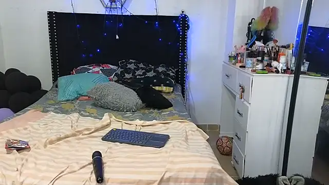 Chat XXX en directo de charlotte_077