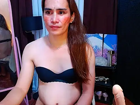 دردشة HornyKerujieTrans الجنسية المباشرة