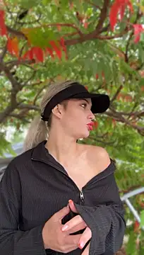 دردشة KikiWatson الجنسية المباشرة