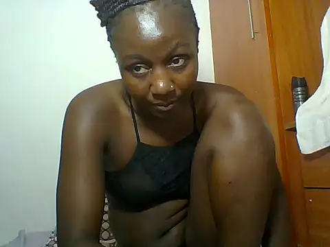 Chocolateskin4 Adlı Modelin Canlı XXX Sohbeti