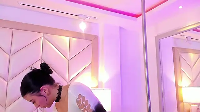 Chatroom XXX en direct de MaiaLopez
