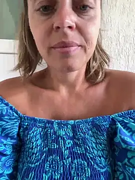 Chat +18 de ladywithbigass ao vivo