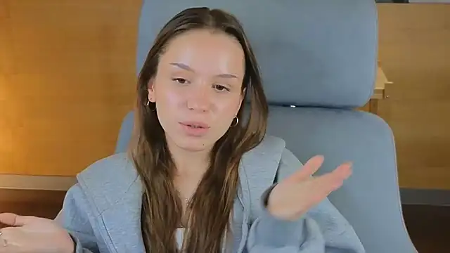 Chat +18 de ZadaMadina ao vivo