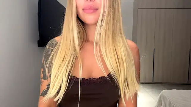 Micky_blush's Live XXX Chat