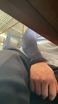 hoang15075 Show in webcam
