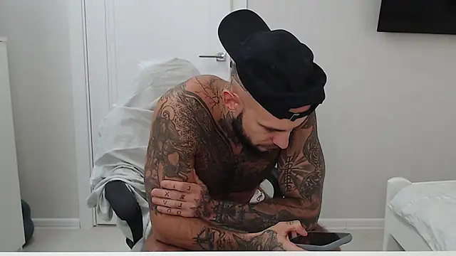 maxi_foxxx élő XXX-chatje
