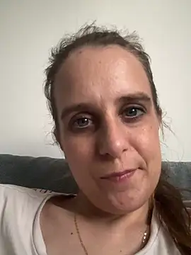 Chantalee Adlı Modelin Canlı XXX Sohbeti