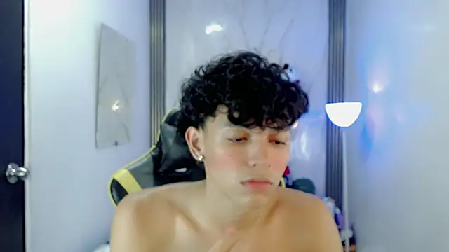צ'אט XXX בשידור חי של FUNNY_DICK_