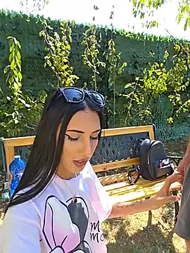 AndreeaMuller élő XXX-chatje