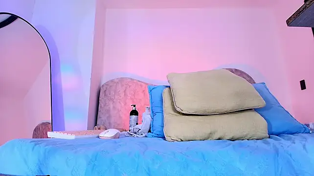 Czat XXX na żywo – naomi_kyse