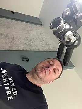 XXX chat uživo modela DorianJeday