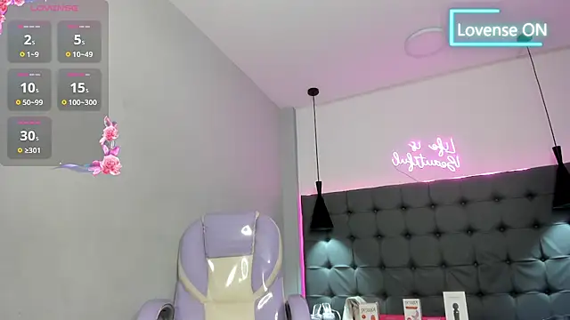 scarletcherry18 Adlı Modelin Canlı XXX Sohbeti