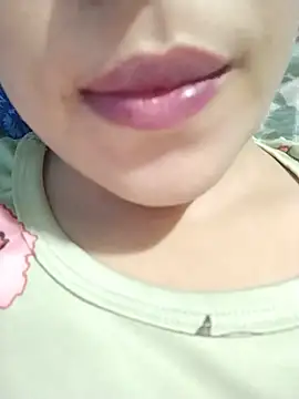 Anki-doll Adlı Modelin Canlı XXX Sohbeti