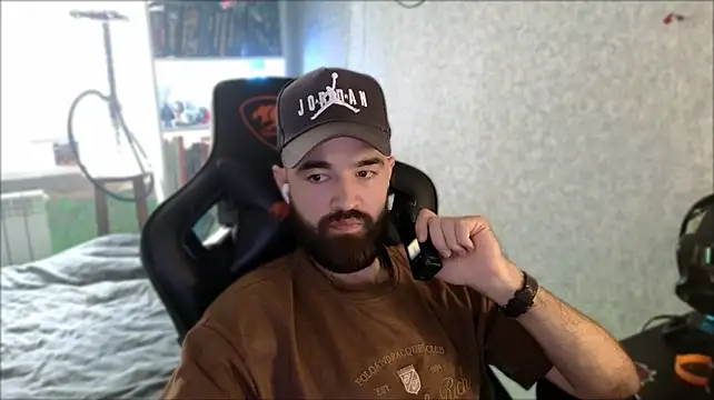 Chat +18 de _Serious_Man ao vivo